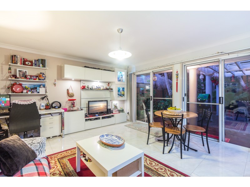 17 Royal Court, Ashmore QLD 4214