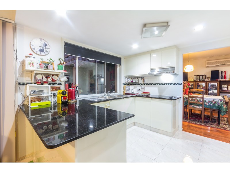 17 Royal Court, Ashmore QLD 4214