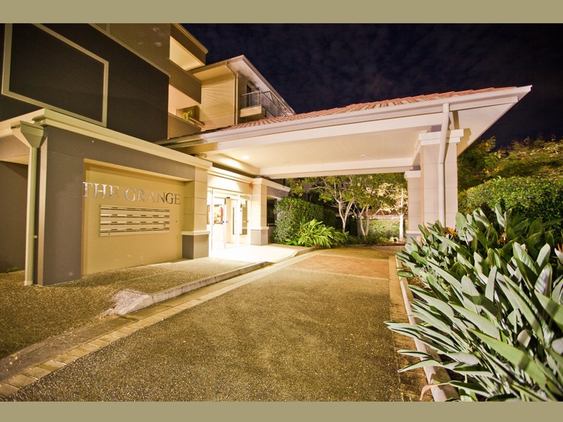 8429 Magnolia Drive East, Hope Island QLD 4212