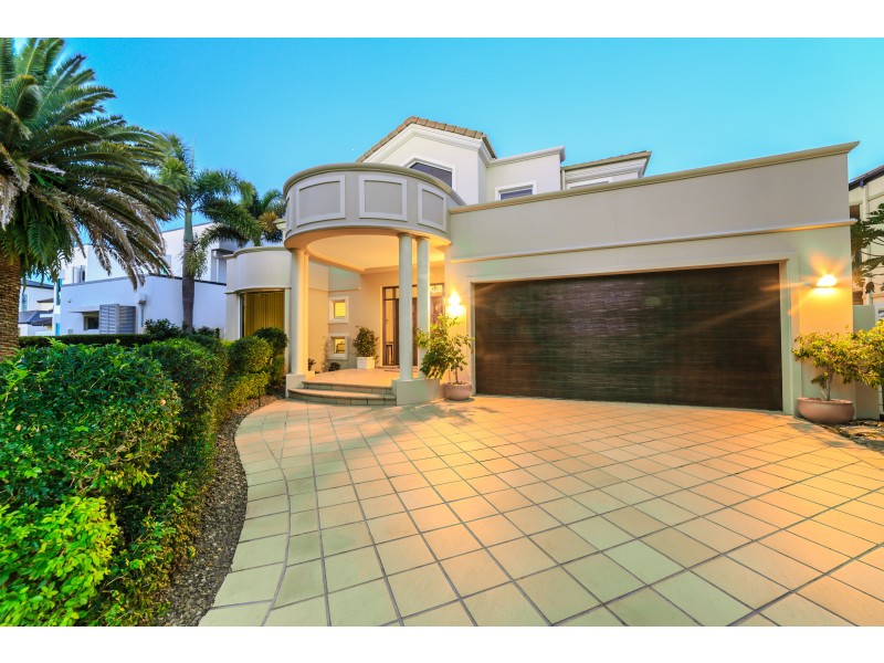 46 Istana View, Clear Island Waters QLD 4226