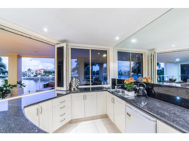 46 Istana View, Clear Island Waters QLD 4226