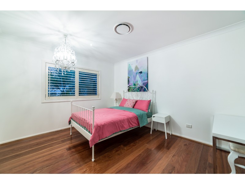46 Istana View, Clear Island Waters QLD 4226