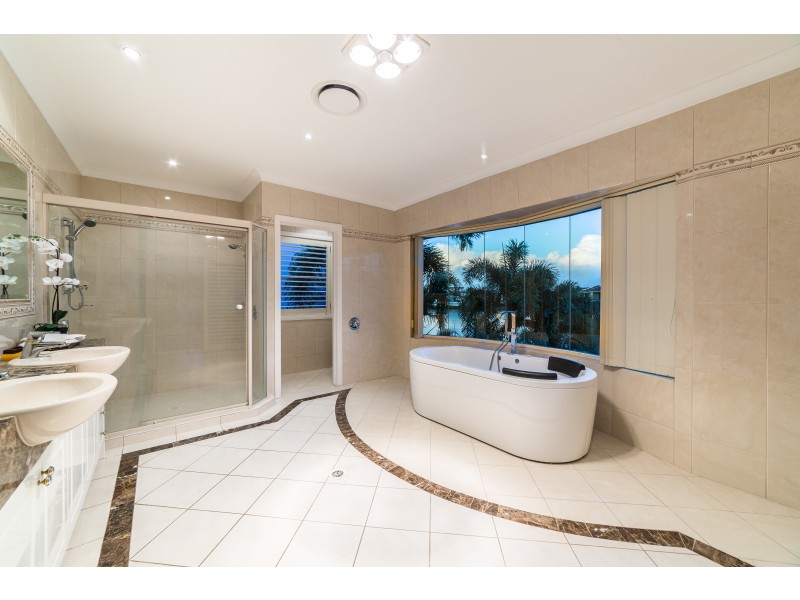 46 Istana View, Clear Island Waters QLD 4226