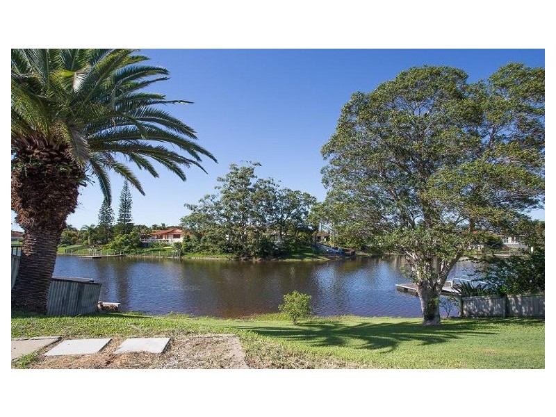 37 Claymore Crescent, Sorrento QLD 4217