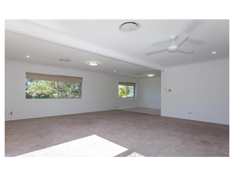 37 Claymore Crescent, Sorrento QLD 4217