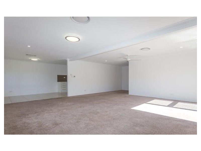 37 Claymore Crescent, Sorrento QLD 4217