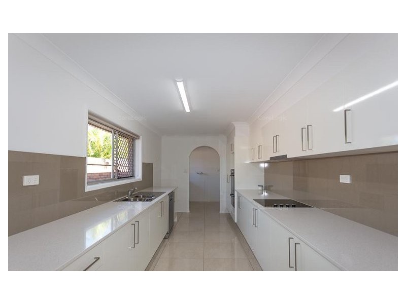 37 Claymore Crescent, Sorrento QLD 4217