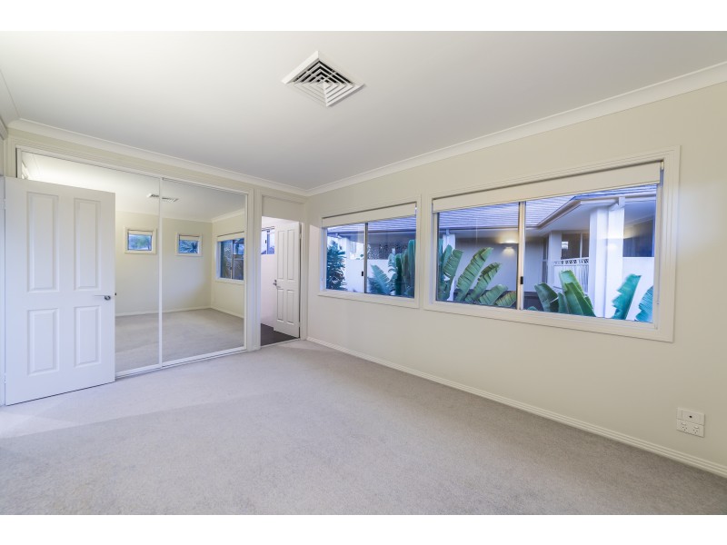 53 Admiralty Drive, Paradise Waters QLD 4217