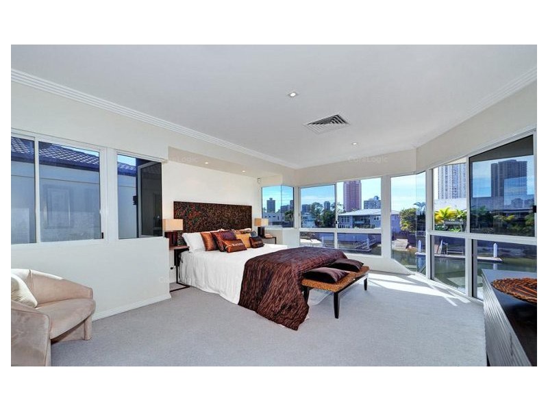 53 Admiralty Drive, Paradise Waters QLD 4217
