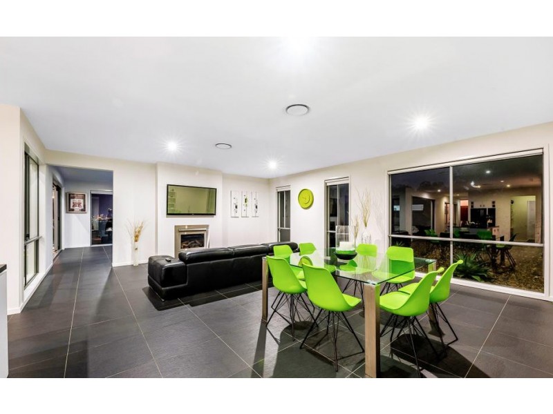 204 San Fernando Drive, Worongary QLD 4213