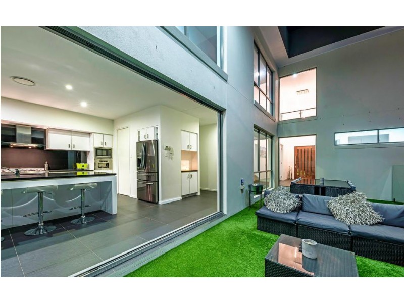 204 San Fernando Drive, Worongary QLD 4213