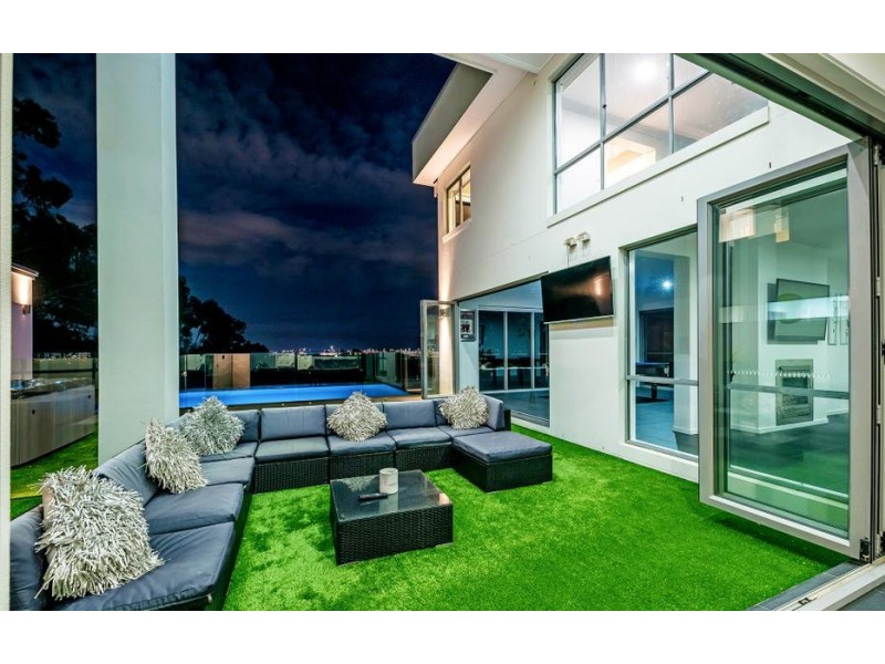 204 San Fernando Drive, Worongary QLD 4213