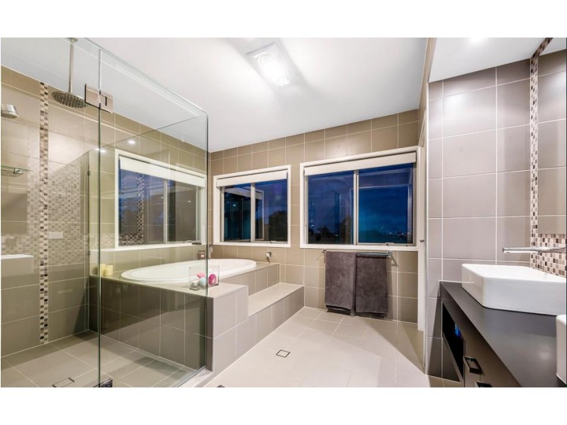 204 San Fernando Drive, Worongary QLD 4213