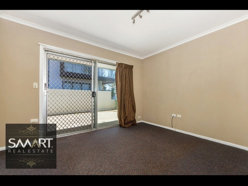 2/376 Marine Parade, Labrador QLD 4215