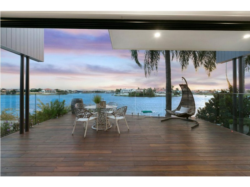 Clear Island Waters QLD 4226