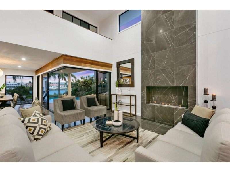 Clear Island Waters QLD 4226