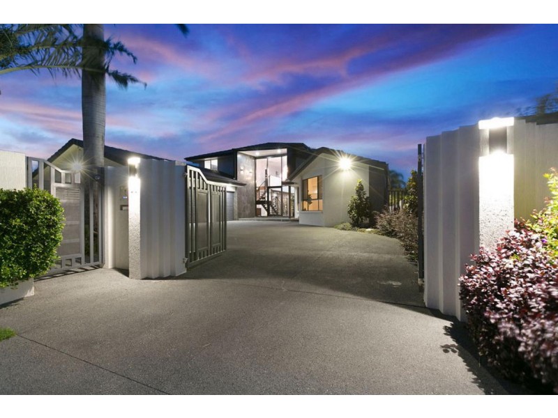 Clear Island Waters QLD 4226