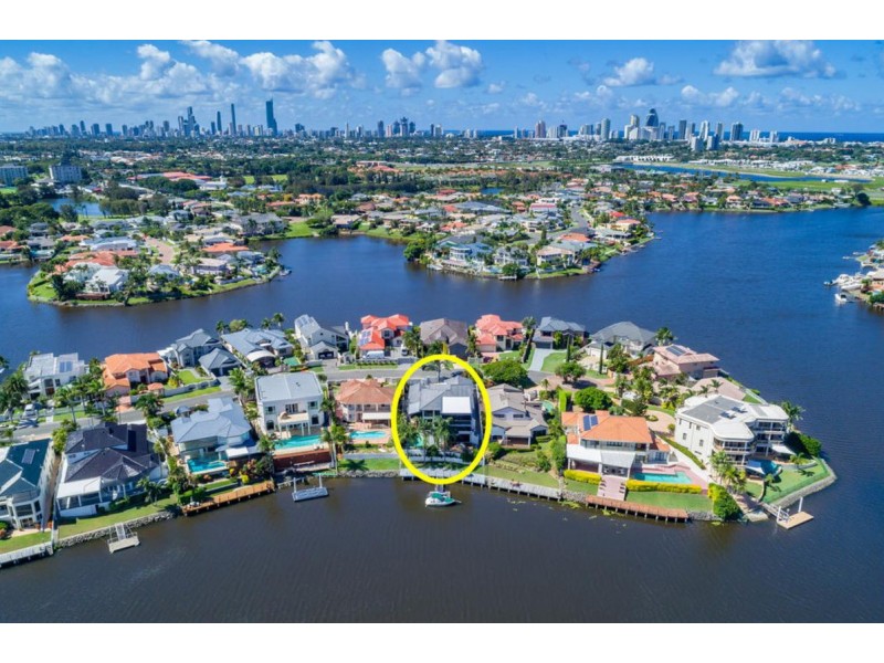 Clear Island Waters QLD 4226