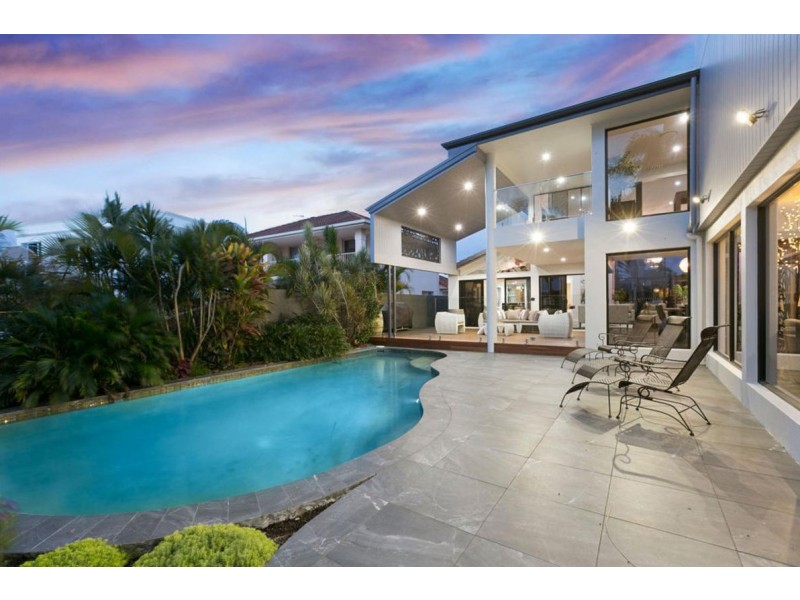 Clear Island Waters QLD 4226