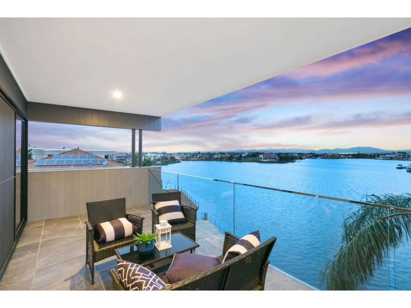 Clear Island Waters QLD 4226