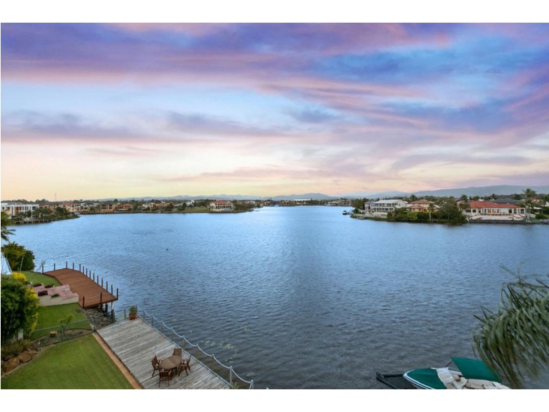 Clear Island Waters QLD 4226