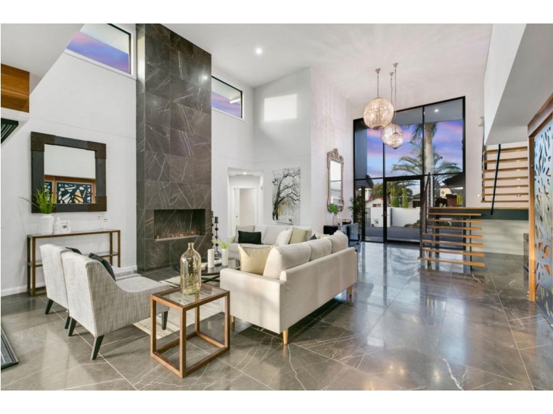 Clear Island Waters QLD 4226