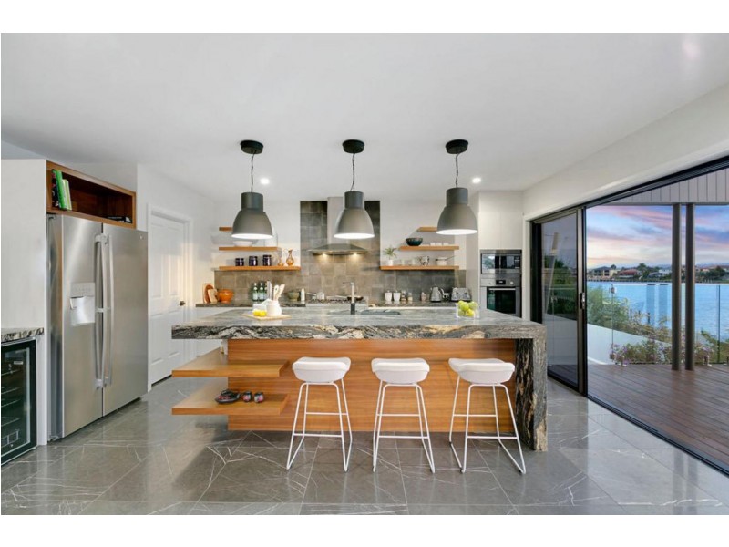 Clear Island Waters QLD 4226