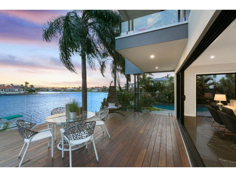 Clear Island Waters QLD 4226