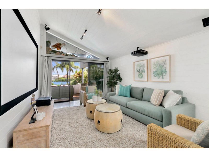 Clear Island Waters QLD 4226