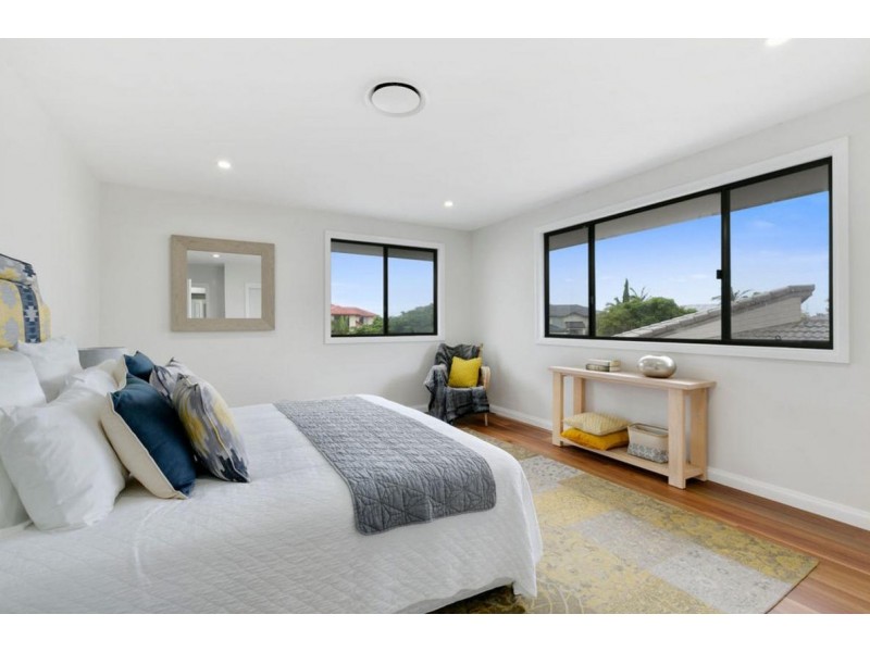 Clear Island Waters QLD 4226