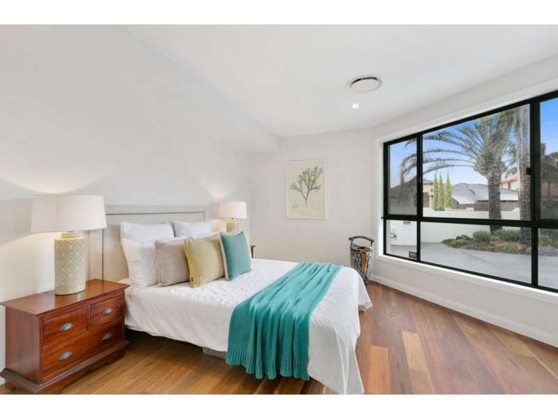 Clear Island Waters QLD 4226