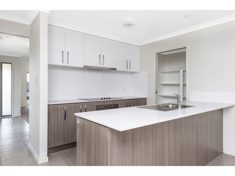 8 Byfield Street, Pimpama QLD 4209