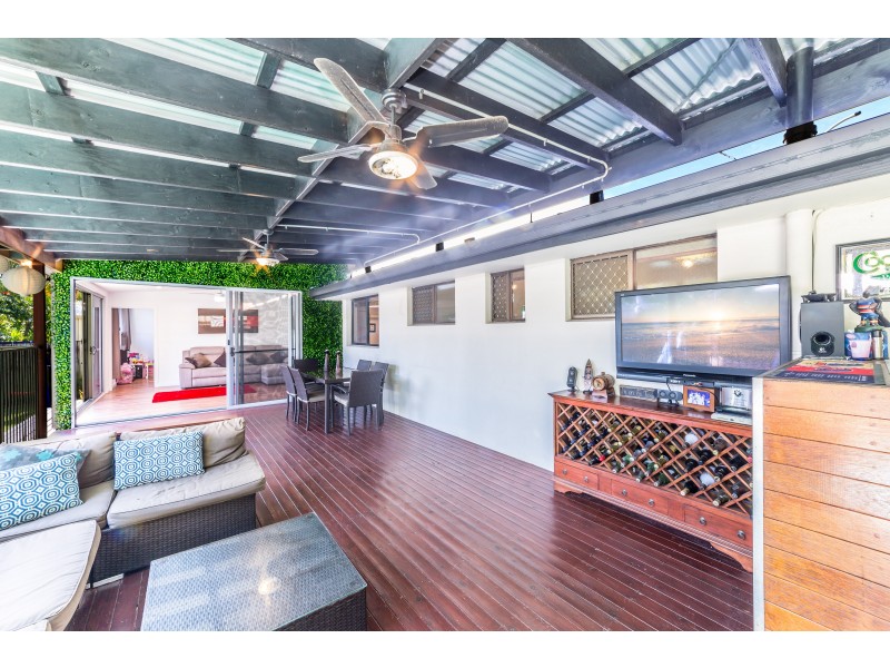54 Lambros Drive, Benowa QLD 4217