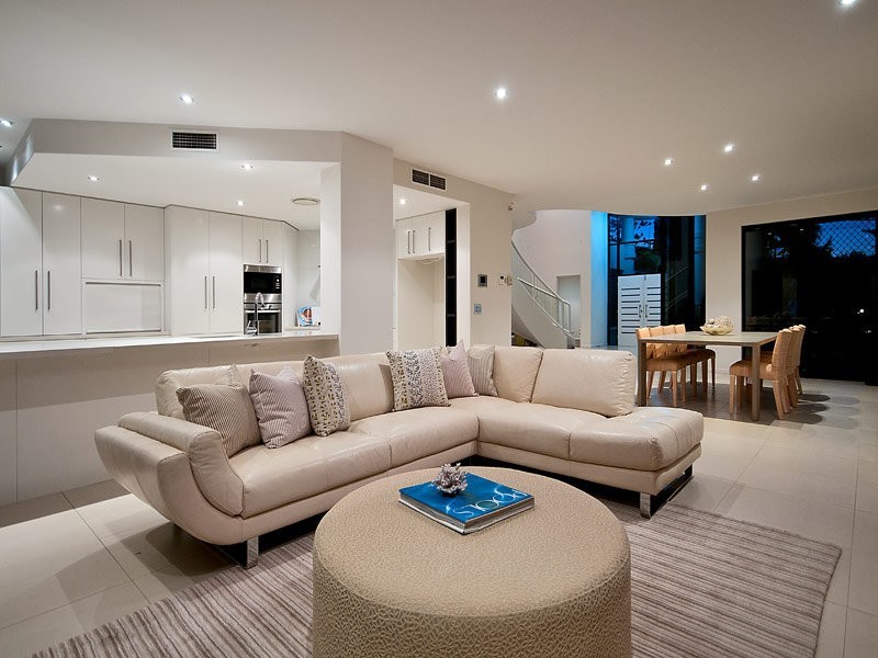 76 Amalfi Drive, Isle Of Capri QLD 4217