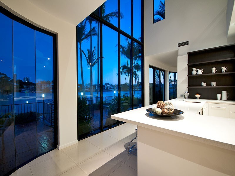 76 Amalfi Drive, Isle Of Capri QLD 4217