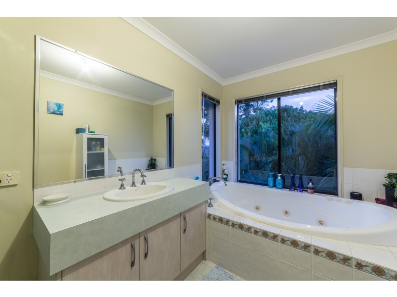 1 Harvil Road, Molendinar QLD 4214