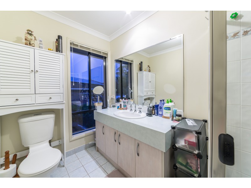 1 Harvil Road, Molendinar QLD 4214