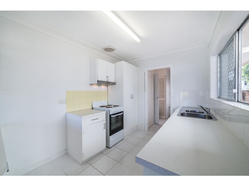 3 Valencia Avenue, Isle Of Capri QLD 4217
