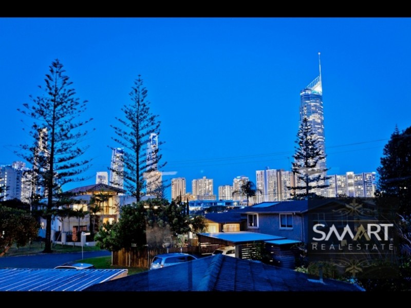 3 Valencia Avenue, Isle Of Capri QLD 4217