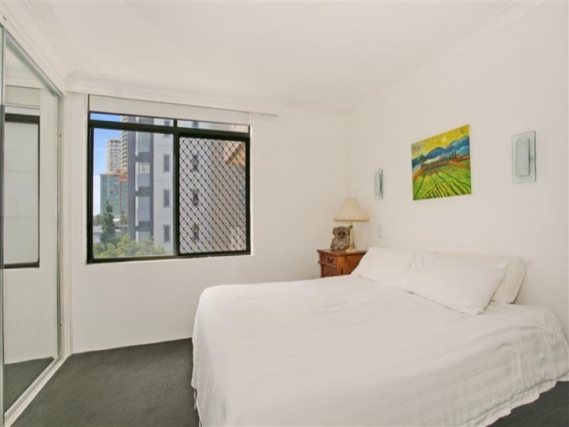 303/3 Oak Avenue, Surfers Paradise QLD 4217