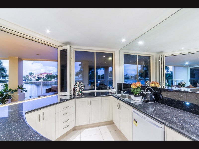 46 Istana View, Clear Island Waters QLD 4226