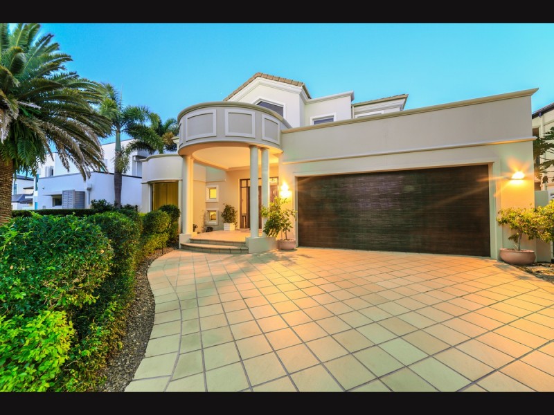 46 Istana View, Clear Island Waters QLD 4226