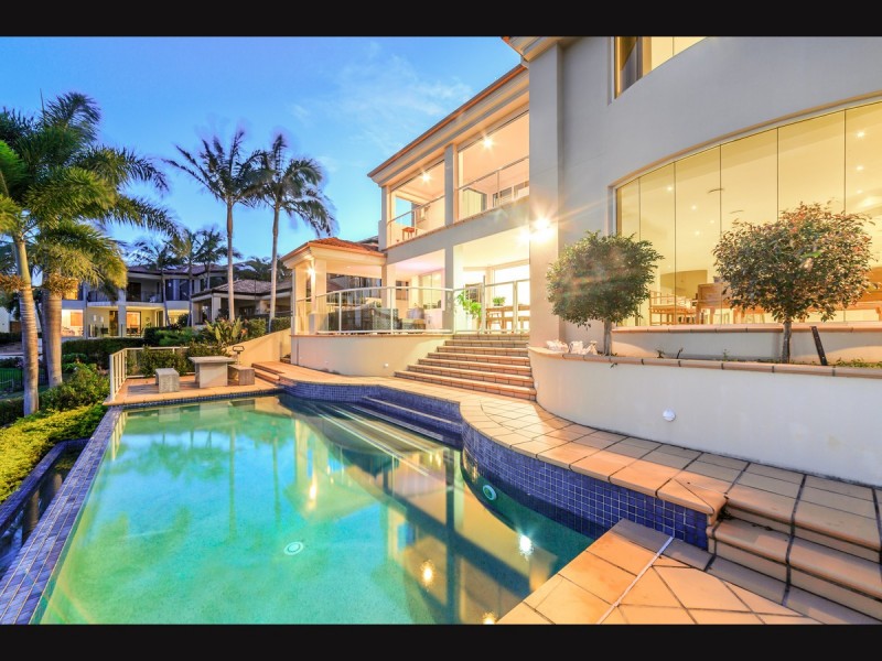 46 Istana View, Clear Island Waters QLD 4226