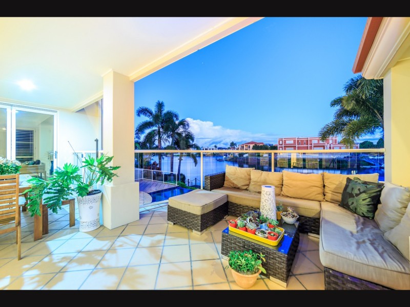 46 Istana View, Clear Island Waters QLD 4226