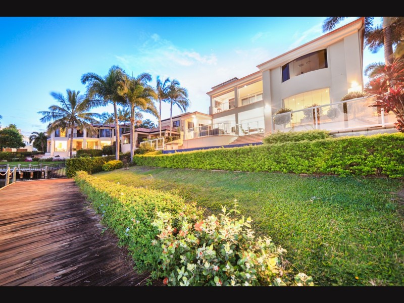 46 Istana View, Clear Island Waters QLD 4226