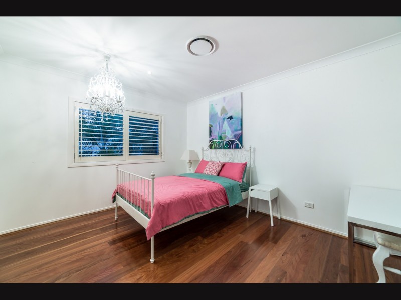 46 Istana View, Clear Island Waters QLD 4226