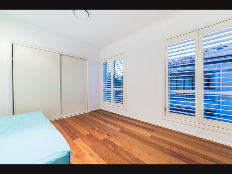 46 Istana View, Clear Island Waters QLD 4226