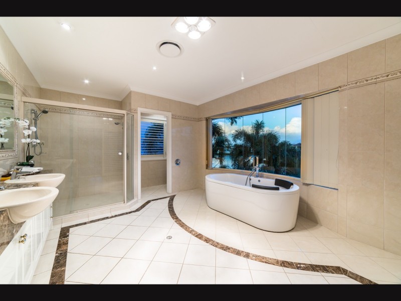 46 Istana View, Clear Island Waters QLD 4226