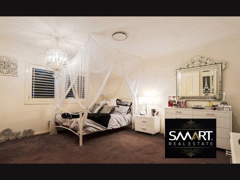 46 Istana View, Clear Island Waters QLD 4226