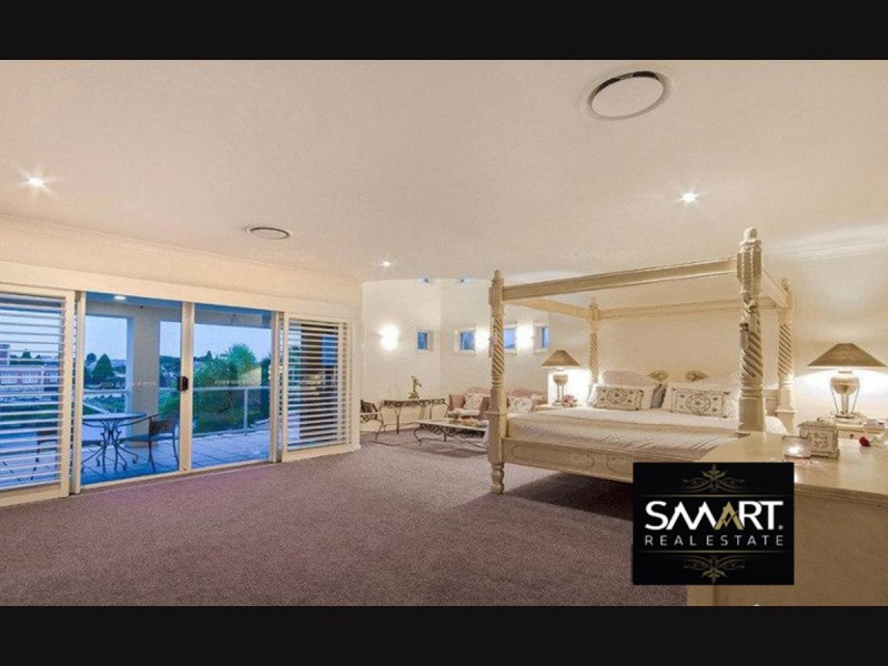 46 Istana View, Clear Island Waters QLD 4226